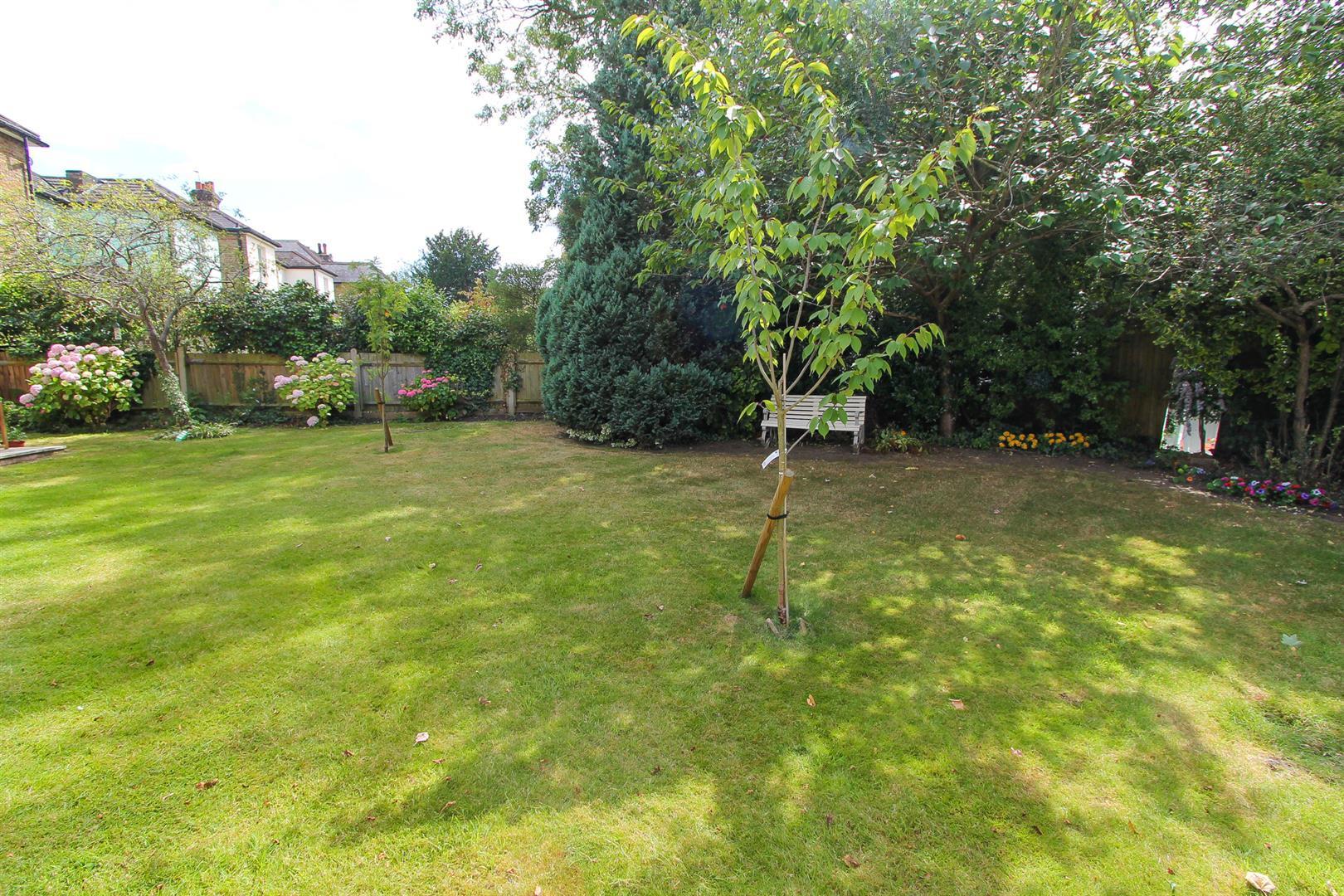 Onslow Gardens, Wallington